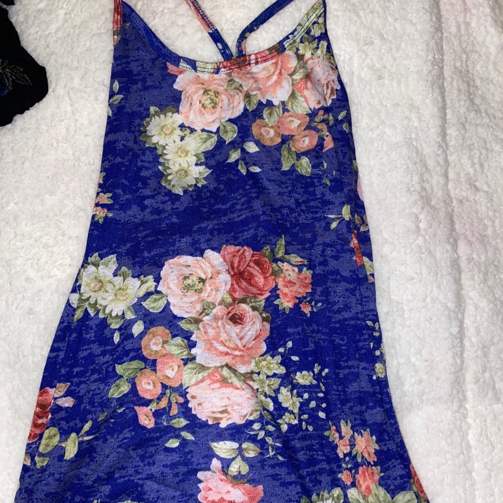 💛Delia’s Floral Tank